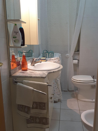 Bathroom 4, CASA DELL'ARTISTA 1, Salerno