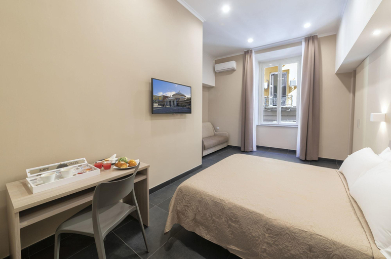Bedroom 2, Neapolitan Breakfast, Napoli