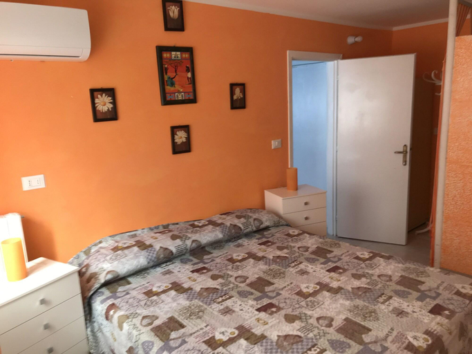 Bedroom 3, Pienosole B&B, Chieti