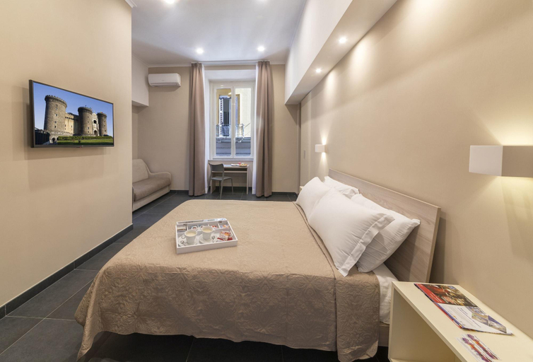 Bedroom 4, Neapolitan Breakfast, Napoli