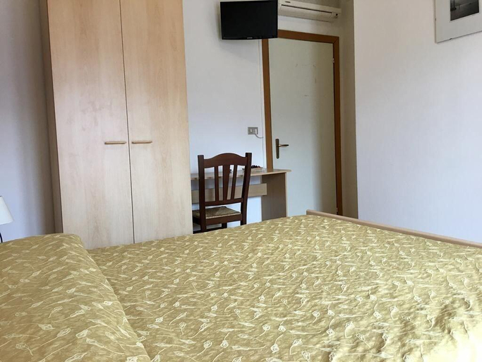 Bedroom 4, La Lanterna, Verona
