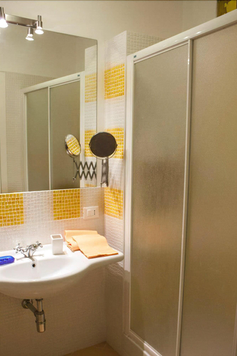 Bathroom 3, Bed and Breakfast Vivaldi, Palermo