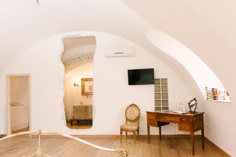 Bedroom 4, B&B Barone Gambadoro, Foggia