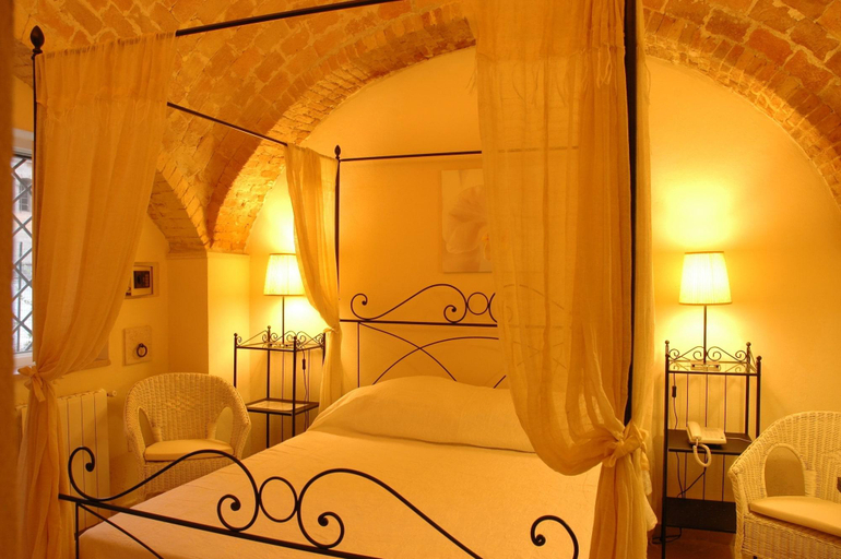 Bedroom 5, The Olive Inn, Foggia