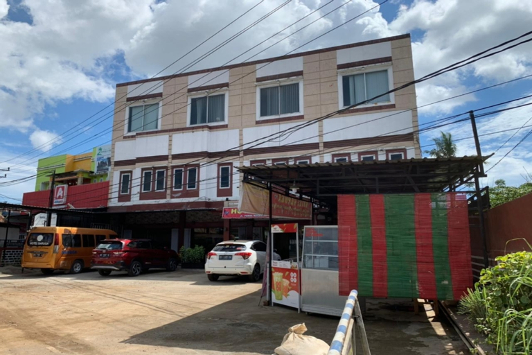 Exterior & Views 2, OYO 90529 Hotel Baruga Makassar, Maros