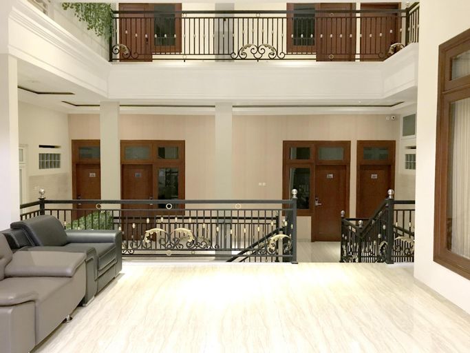 Hillside Suite Guest House, Malang