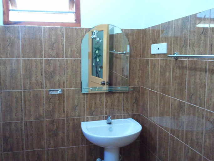 Bathroom, Tissa Resort, Thissamaharama