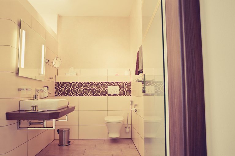 Bathroom, Hotel Glutschaufel, Neustadt an der Waldnaab