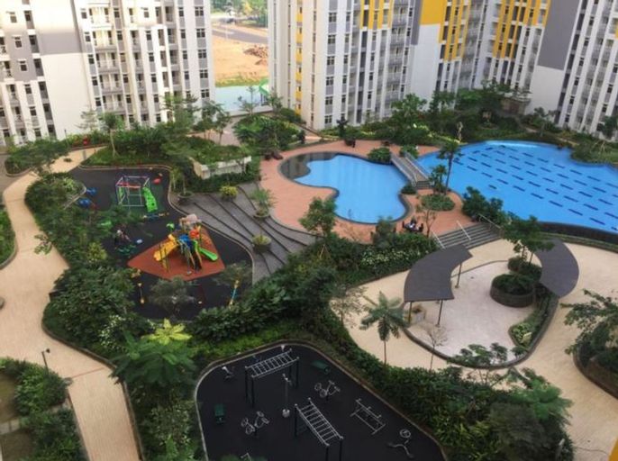 Sport & Beauty 3, Nice pool view from studio room at Springlake Apartment Summarecon Bekasi, Bekasi