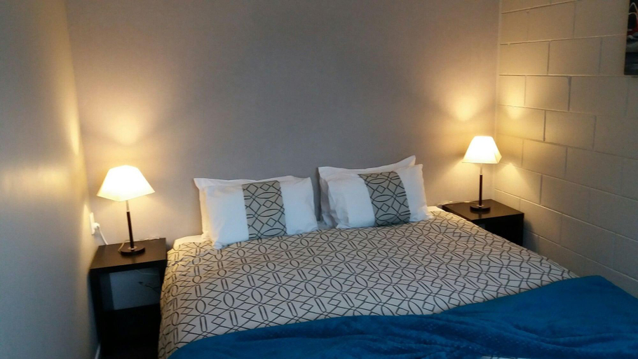 Bedroom 2, Amble In, Stratford