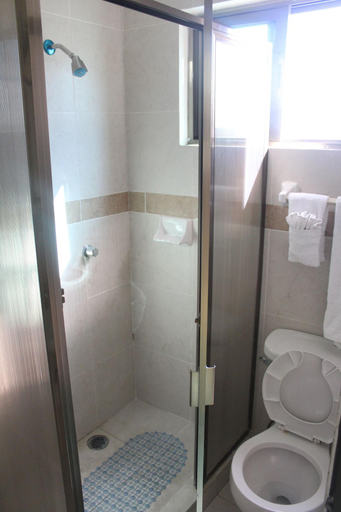 Bathroom 4, Hotel Y Restaurante Yaxactun, Progreso