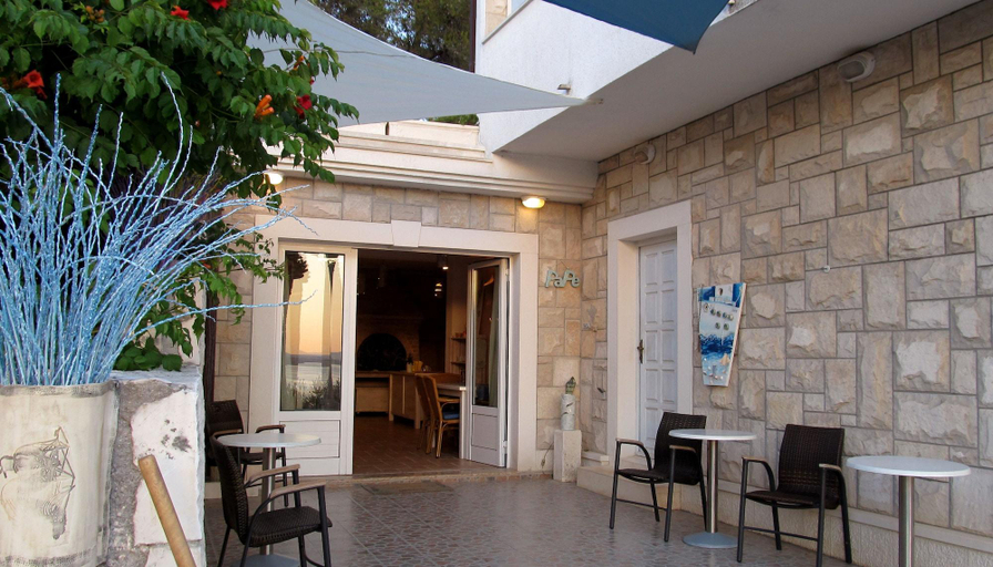 Public Area 2, Villa PaPe, Okrug