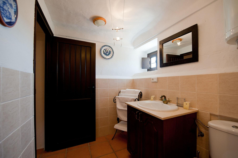 Bathroom 5, Cortijo La Haza, Córdoba
