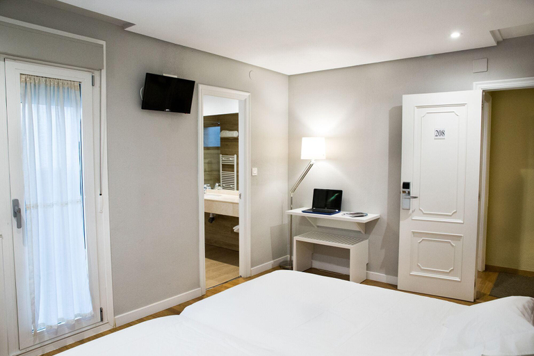 Bedroom 4, Hotel Mogay, Lugo
