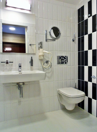 Bathroom 4, Gokart Hotel, Kecskemét