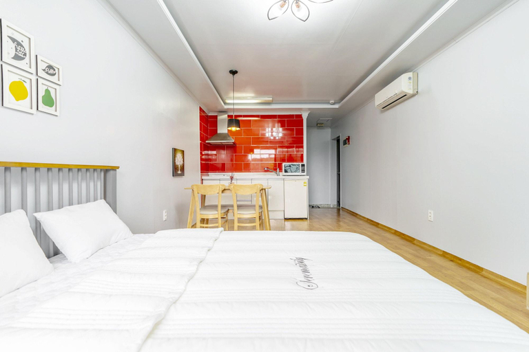 Public Area 2, Serendipity Pension, Taean