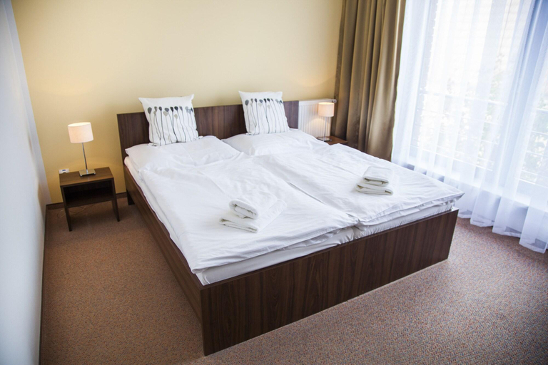 Bedroom 3, Hotel Eminent, Malacky