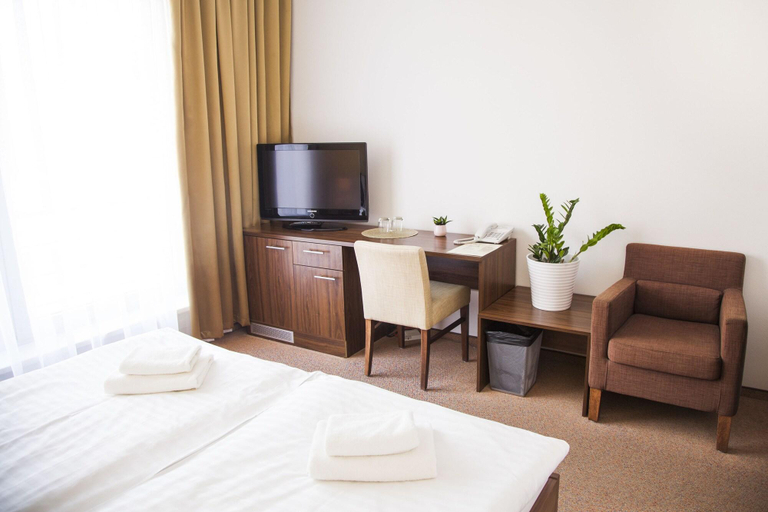 Bedroom 3, Hotel Eminent, Malacky
