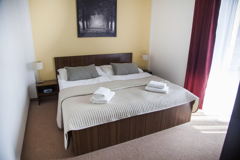 Bedroom 3, Hotel Eminent, Malacky