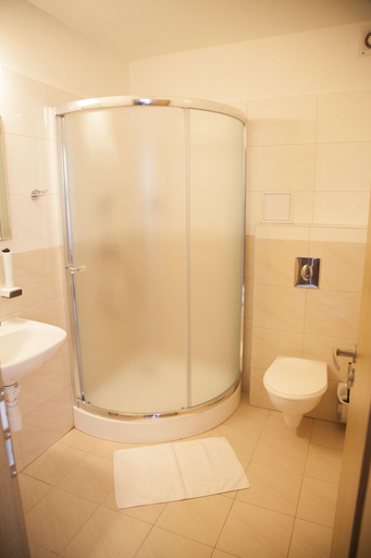 Bathroom 4, Hotel Eminent, Malacky