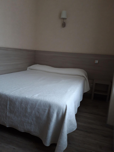 Bedroom 3, Hotel La Guimbarde, Doubs