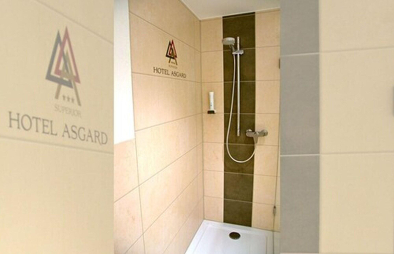 Bathroom 5, Hotel Asgard, Augsburg