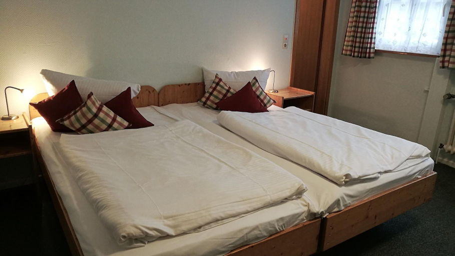 Bedroom 2, Landhotel Zur Altenburg, Northeim