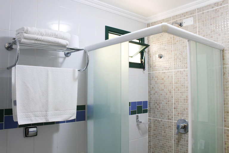 Bathroom 5, Hotel do Santuário, Nova Trento