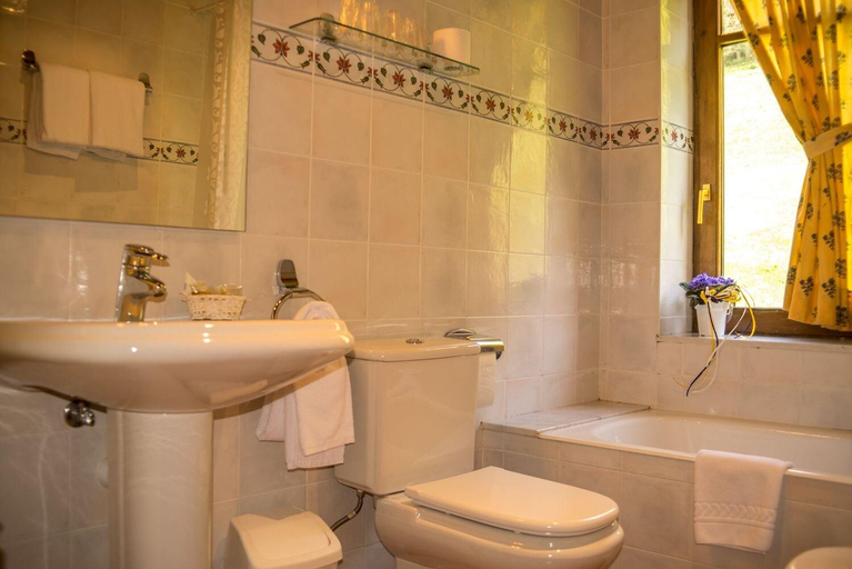 Bathroom 4, Es Neres, Lleida