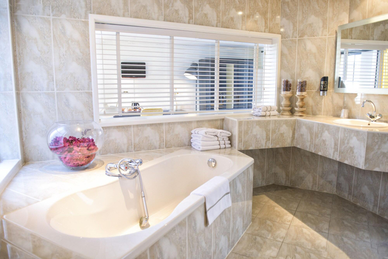Bathroom 4, Hotel et le Café de Paris, Apeldoorn