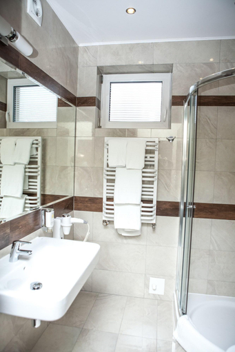 Bathroom 4, Hotel Sokolowska, Nowy Dwór Mazowiecki
