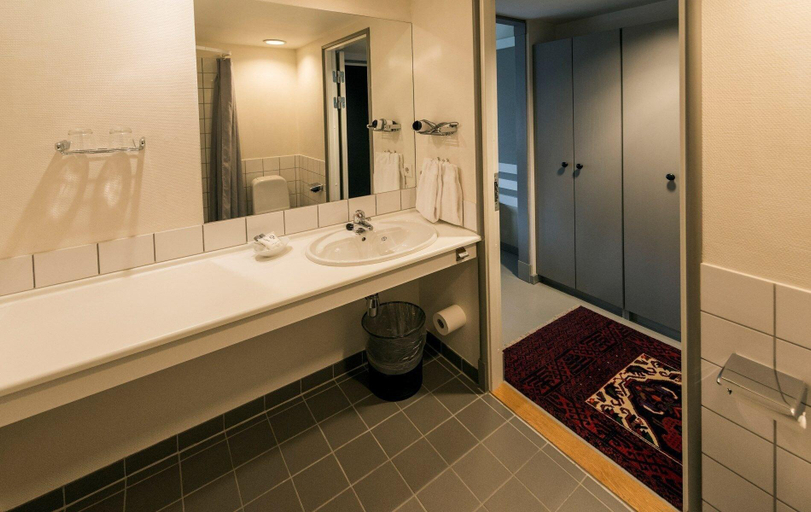Bathroom 5, Villa Bryggekanten, Vågan