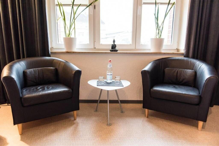 Public Area 3, an Hotel, Unna