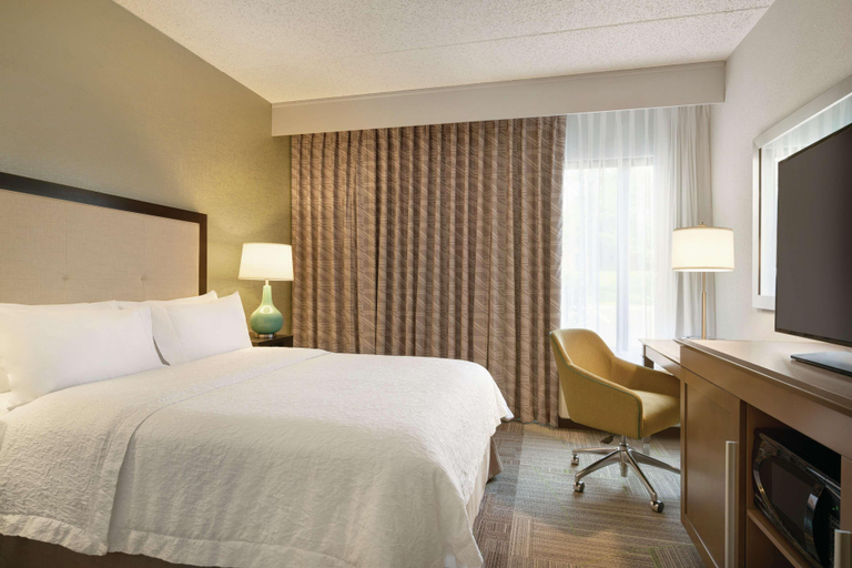 Bedroom 3, Hampton Inn Reading/Wyomissing, Berks