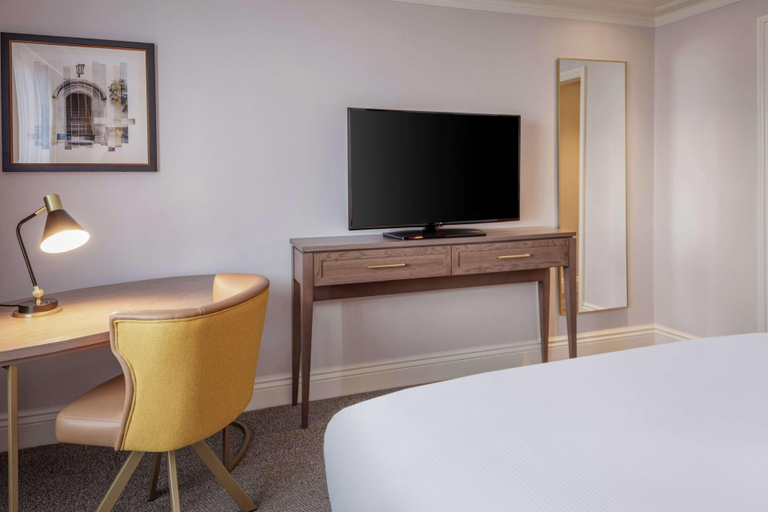 Bedroom 3, Oxford Belfry Hotel & Spa, Oxfordshire