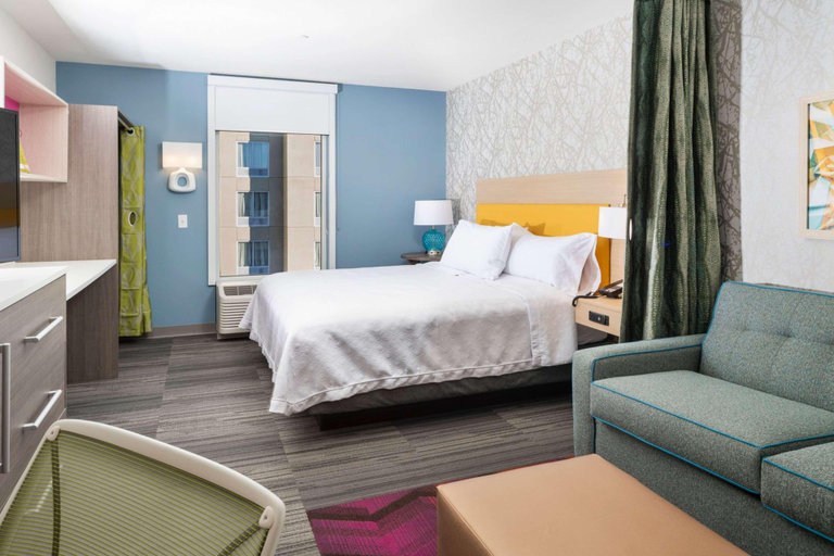 Bedroom 3, Home2 Suites by Hilton Newark Airport, Newark