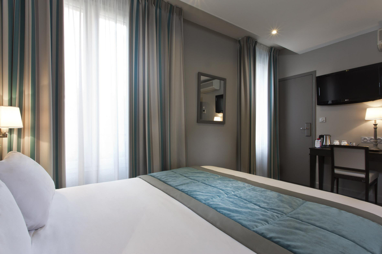 Bedroom 3, Best Western Montcalm, Paris
