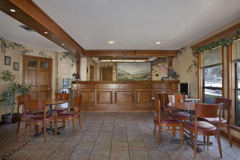 Public Area 2, Red Lion Inn & Suites Lemoore, Kings