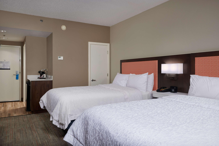 Bedroom 3, Hampton Inn Wilmington-Medical Park, New Hanover