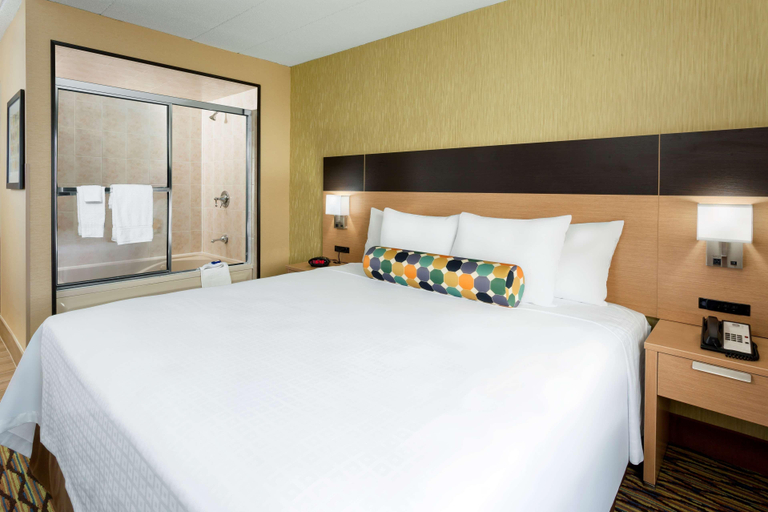 Bedroom 1, Best Western Leisure Inn, Ocean