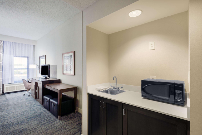 Bedroom 3, Hampton Inn Mt. Airy, Surry