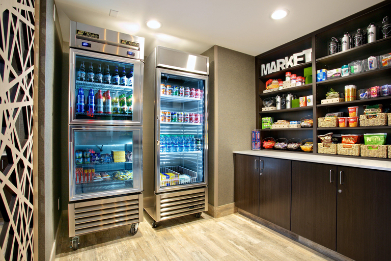 Food & Drinks 5, Hampton Inn & Suites Paso Robles, San Luis Obispo