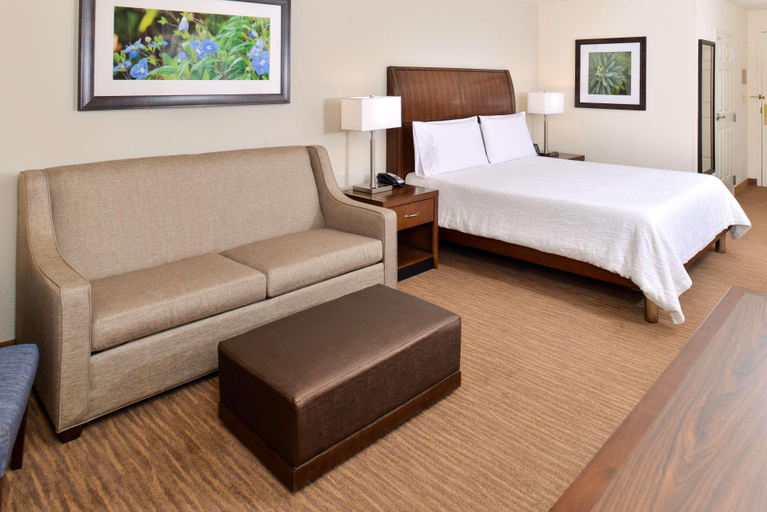 Bedroom 3, Hilton Garden Inn Dallas/Addison, Dallas