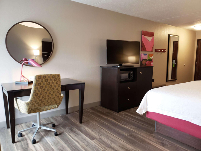Bedroom 4, Hampton Inn Johnstown, Cambria