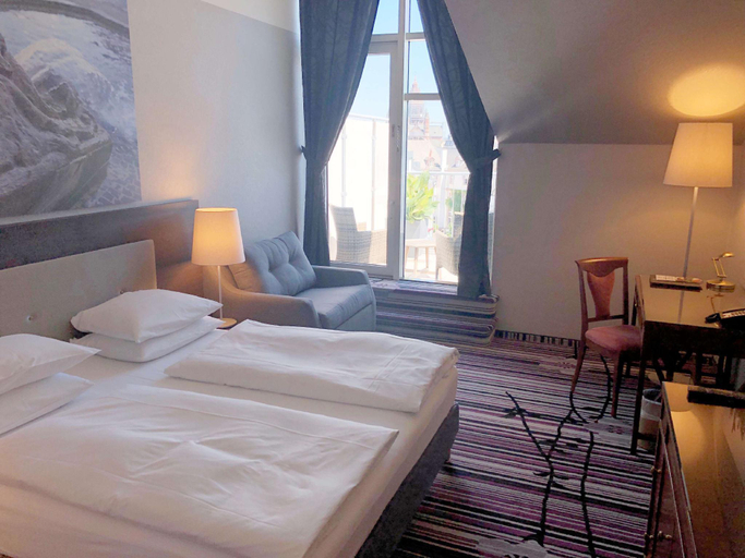 Bedroom 3, Hilton Mainz City, Mainz