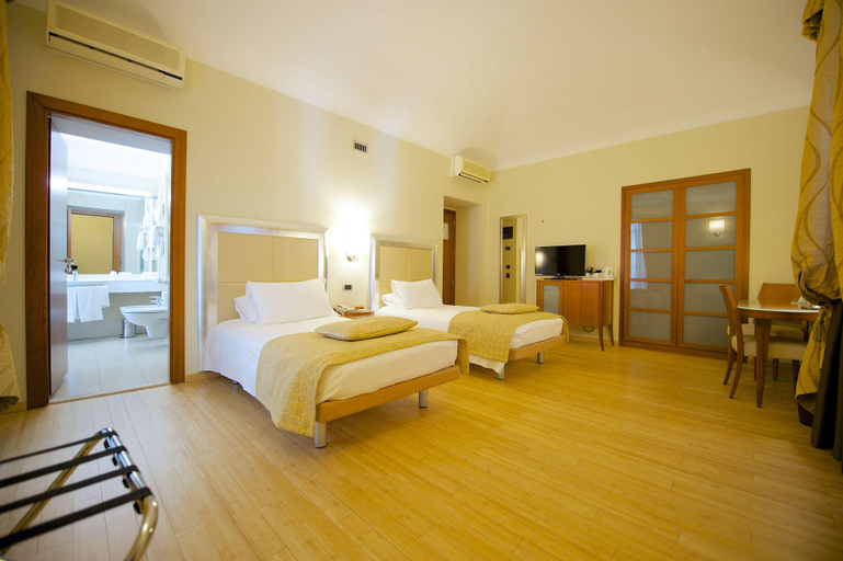 Bedroom 2, Best Western Crystal Palace Hotel, Torino