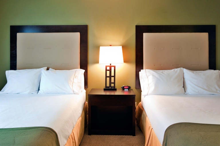 Bedroom 3, Embassy Suites Hotel Syracuse, Onondaga