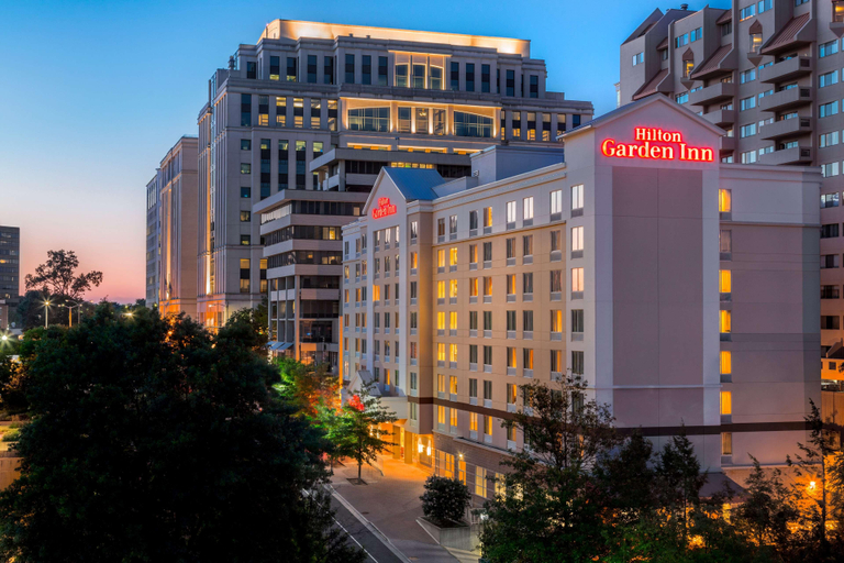 Exterior & Views 2, Hilton Garden Inn Arlington/Courthouse Plaza, Arlington
