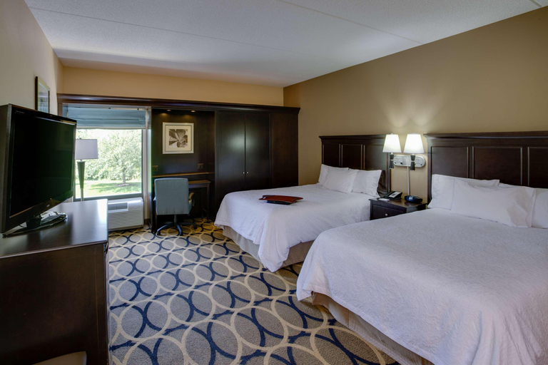 Bedroom 4, Hampton Inn Harrisburg/Grantville/Hershey, Dauphin