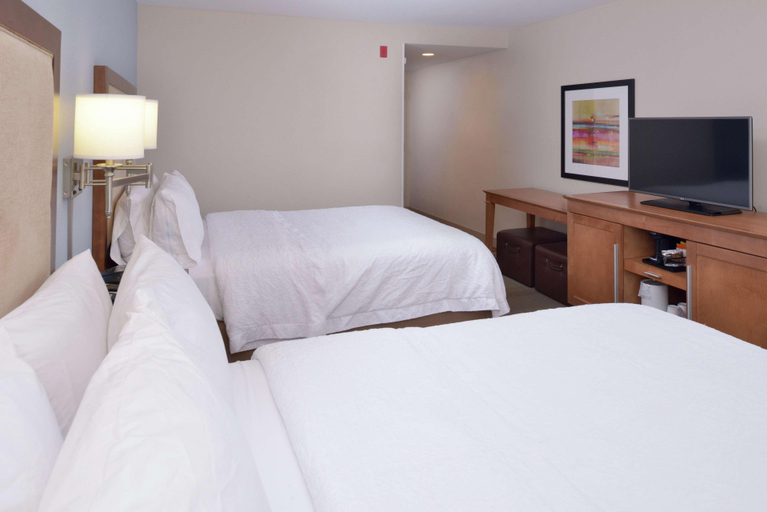 Bedroom 3, Hampton Inn & Suites by Hilton Lonoke, Lonoke